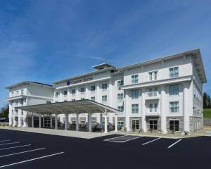 a rendering of the front of a hotel at Comfort Suites DuBois in DuBois