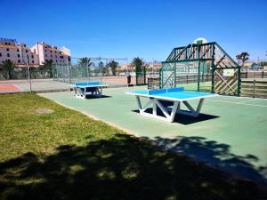 Sadržaji za tenis i/ili skvoš kod objekta Résidence Palmyra - Appt T3 vue sur port de plaisance- climatisé- accès wifi- adapté PMR MAE-0333 ili u blizini