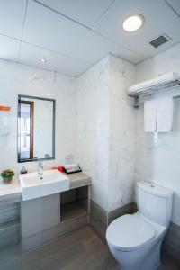 Phòng tắm tại Le Prabelle Hotel