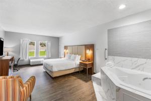 SureStay Hotel by Best Western Helen Downtown客房内的一张或多张床位