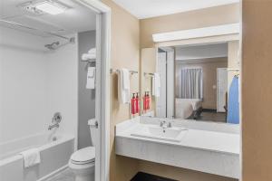 SureStay Hotel by Best Western Helen Downtown的一间浴室