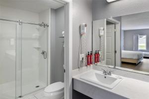 SureStay Hotel by Best Western Helen Downtown的一间浴室