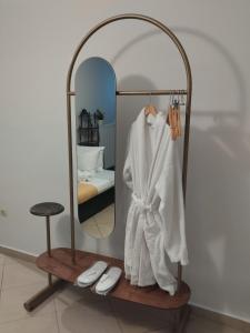 Kép ISLAND Time Deluxe Apartment Downtown 3 floors szállásáról Híoszban a galériában