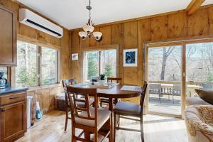 Gallery image of Mount Abram's Chalet in Greenwood