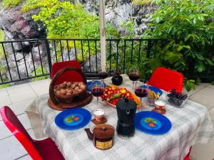 Toit külalistemaja aladel või selle läheduses