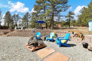 Φωτογραφία από το άλμπουμ του Timeless Pineview Cottage Hot Tub & Pet Friendly σε Pine