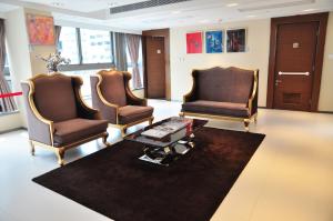 Khu vực ghế ngồi tại Le Prabelle Hotel