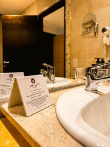 Un baño de Los Silos Hotel