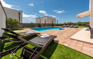Hồ bơi trong/gần Luxurious Home In Novalja +30 ảnh