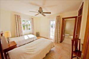 Łóżko lub łóżka w pokoju w obiekcie Great Costa Teguise Home Villa Luz De La Fragata 4 Bedrooms Private Pool Central Location