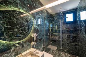 Bilik mandi di Hotel Ble Ble Vlore