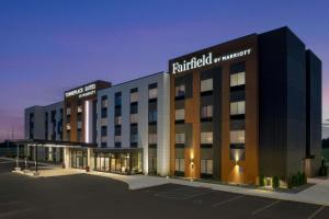 an office building with a building at Fairfield by Marriott Inn & Suites Sikeston in Sikeston