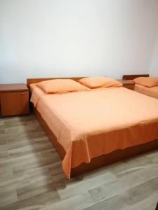 Postel nebo postele na pokoji v ubytování Apartments with parking spaces Arbanija, Ciovo - 5228