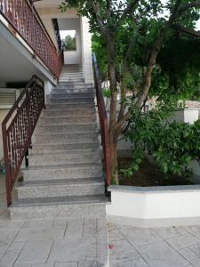 Fotografie z fotogalerie ubytování Apartments with parking spaces Arbanija, Ciovo - 5228 v Trogiru
