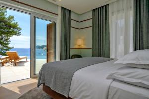 Voodi või voodid majutusasutuse Incredibly Indulgent Hvar West Villa 5 Bedrooms Villa West Eternal toas +32 fotot