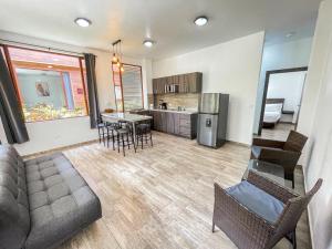 Kuchyň nebo kuchyňský kout v ubytování Toucan Platinum Suites Aparthotel