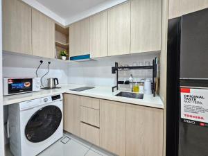 Η κουζίνα ή μικρή κουζίνα στο NEW Studio Southplace Subang - 4 pax