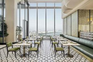 Istumisnurk majutusasutuses Shangri-La Nanshan, Shenzhen, Stay for 2 consecutive nights and enjoy breakfast