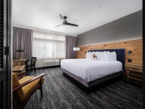 Postel nebo postele na pokoji v ubytování The Rockwell Inn