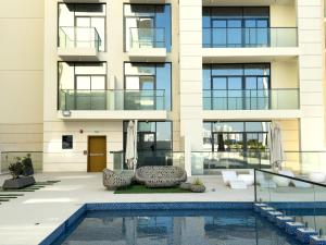 Hồ bơi trong/gần Prime Res 3 228 1BR alfurjan
