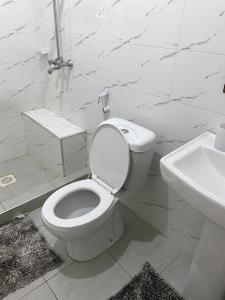 Ένα μπάνιο στο Mount Meru Baraka House +22 φωτογραφίες