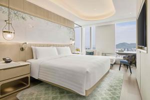 Voodi või voodid majutusasutuse Shangri-La Nanshan, Shenzhen, Stay for 2 consecutive nights and enjoy breakfast toas