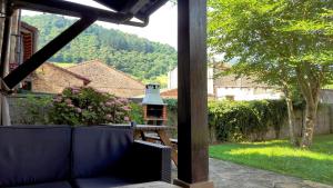 Aussicht von der Veranda eines Hauses in der Unterkunft El Rincón del Besaya in Villasuso de Cieza