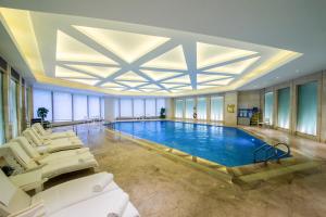 Bazén v ubytování The Kunlun Beijing Jin Jiang Radisson nebo v jeho okolí
