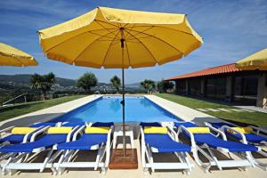 Bazén v ubytování Villa Serenidade 3 Bedrooms Tennis Court Countryside Location nebo v jeho okolí