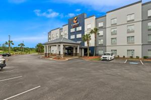 a rendering of a hotel with a parking lot at Comfort Suites Columbia at Harbison in Columbia