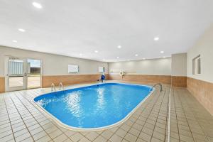 Bazén v ubytování Comfort Suites Longview North nebo v jeho okolí