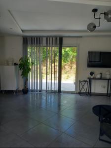 Η κουζίνα ή μικρή κουζίνα στο Charming house between city and countryside