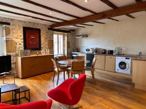 Kuchyň nebo kuchyňský kout v ubytování Maison Olivier