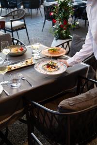 ヴロラにあるMiramare Boutique Hotelのギャラリーの写真