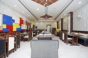 Restaurace v ubytování Super Hotel O Subhadra Residency