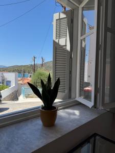 Gambar di galeri bagi Central studio in Poros old town di Poros