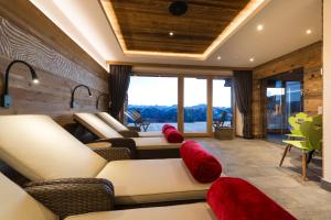 Khu vực ghế ngồi tại BichlAlm Berggasthof
