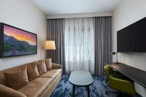 TV a/nebo společenská místnost v ubytování Fairfield Inn & Suites Austin Downtown