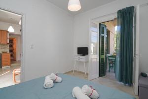 Gallery image of Vasilikata in Agios Konstantinos +200 photos