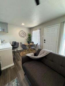 Ảnh trong thư viện ảnh của SKIP 4 STATE FAIR l DT Dallas l FIFA READY l Staycation 1Bd1Ba ở Dallas