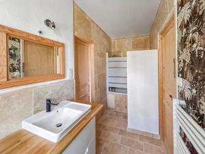 Kuchyň nebo kuchyňský kout v ubytování Maison cosy with private garden, 4 bedrooms, Wine Route + 34 fotografií
