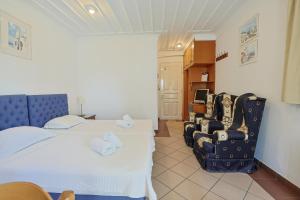 Gallery image of Kalimera Hotel in Poros +10 photos