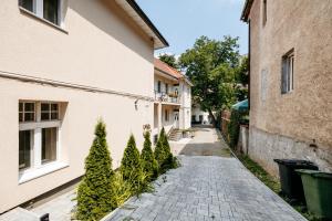 Nabolaget omkring lejligheden eller i nærheden