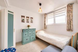 Imagen de la galería de 100m de la plage - Appart avec jardin pour 5, en Brignogan-Plage 11 fotos más