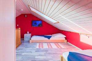 Ένα ή περισσότερα κρεβάτια σε δωμάτιο στο Haus Seeblick Wohnung 21 Forever21 +13 φωτογραφίες