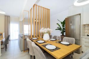 A seating area at Villa Baycasa