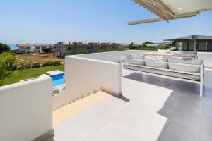 A balcony or terrace at Villa Baycasa