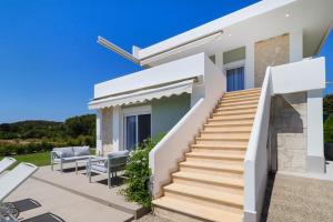 A balcony or terrace at Villa Baycasa
