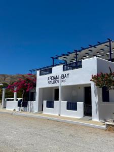Fotografie z fotogalerie ubytování Ardani Bay Studios v destinaci Amoopi