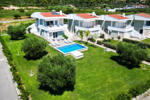 The swimming pool at or close to Villa Baycasa